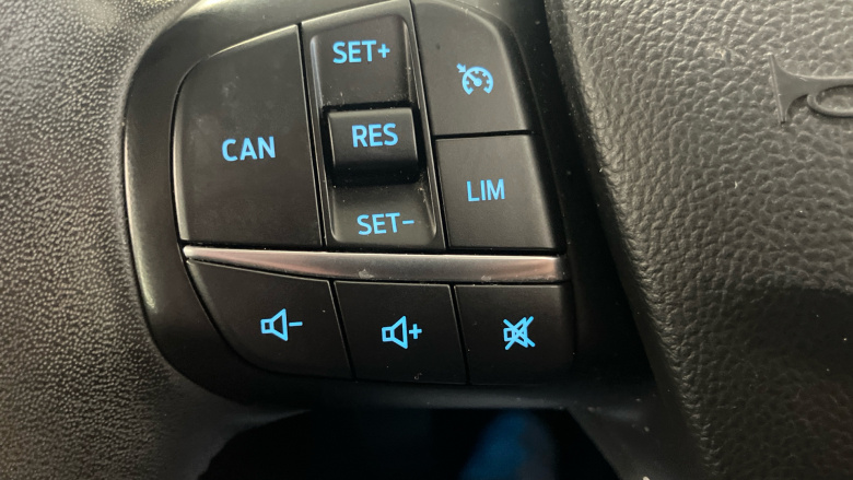 Ford Focus 1.0 EcoBoost Hybrid mHEV 125 Titanium Edition 5dr Petrol Hatchback